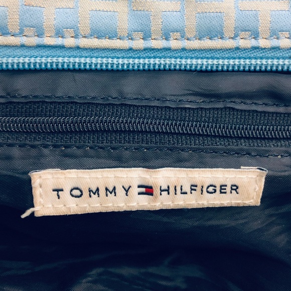 🛍Tommy Hilfiger Light Blue Small Handbag - Picture 9 of 9